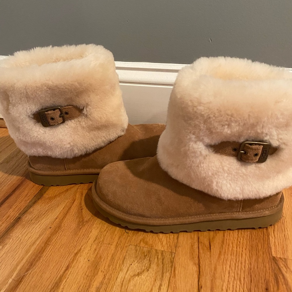Ugg boots. Good gently worn condition.